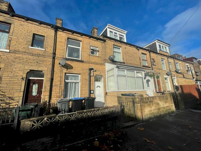 3 Bedroom Property To Rent In Sandford Road, Bradford BD3