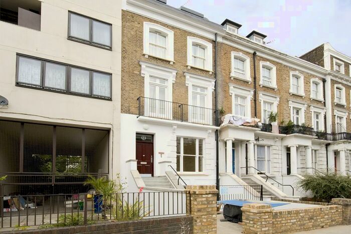 Flat To Rent In Gaisford Street, London, NW5