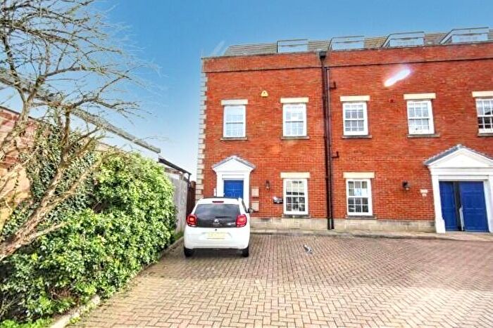 2 Bedroom Apartment To Rent In B King Georges Court, Billericay, CM12