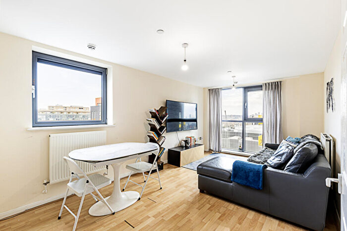 1 Bedroom Flat To Rent In Millharbour, London, E14