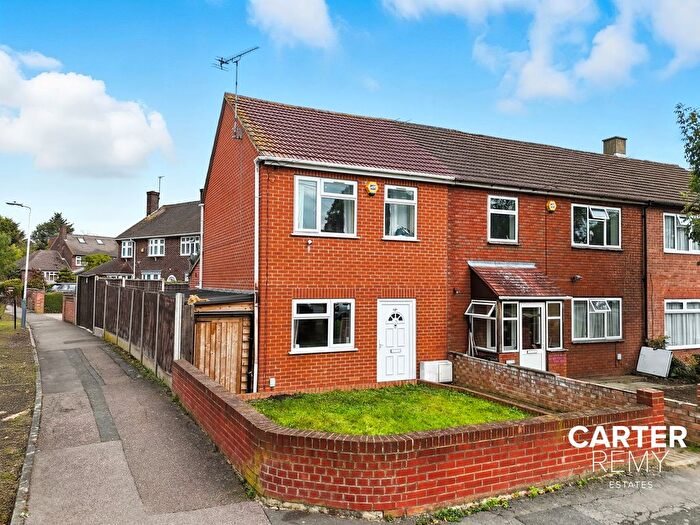 2 Bedroom End Of Terrace House For Sale In Keighley Road, Romford, RM3