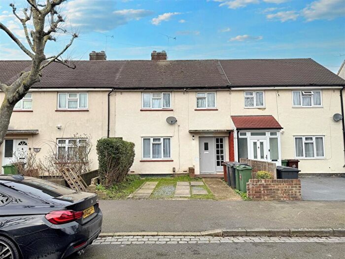 3 Bedroom Terraced House For Sale In Arundel Close, London, E15
