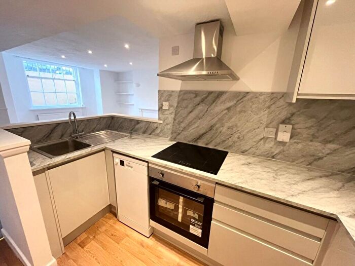 1 Bedroom Flat To Rent In Bedford Square, Brighton, BN1