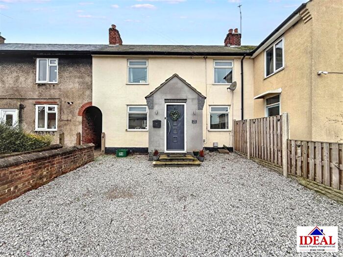 3 Bedroom Terraced House For Sale In First Avenue, Woodlands, Doncaster, DN6