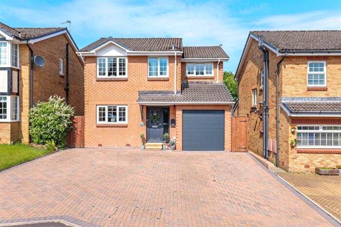 4 Bedroom Detached House For Sale In General Roy Way, Carluke, ML8