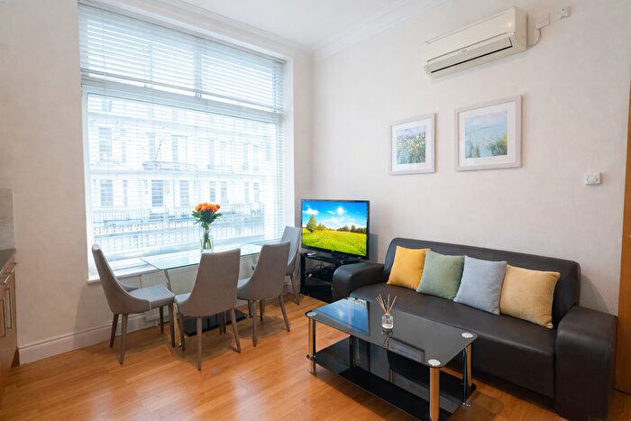 3 Bedroom Flat To Rent In Cromwell Road, London, SW7