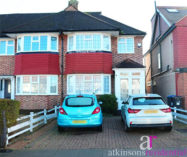 3 Bedroom End Of Terrace House For Sale In Baker Street, Enfield, Middlesex, EN1
