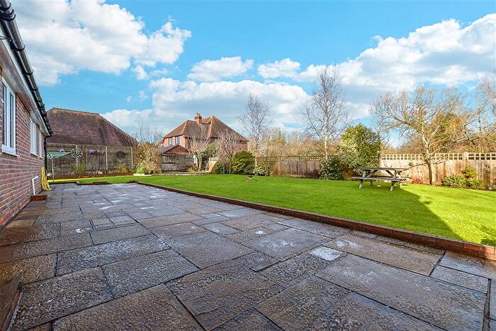 4 Bedroom Detached House For Sale In Tenterden Road, Biddenden, Kent, TN27