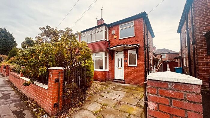 3 Bedroom Semi-Detached House For Sale In East Lancashire Road, Swinton, M27