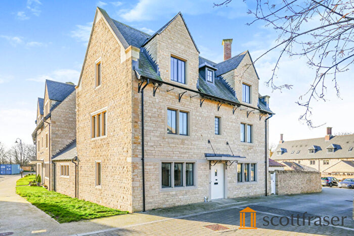 4 Bedroom Detached House To Rent In Dairy Crescent, Bletchingdon, OX5