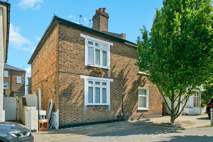 1 Bedroom Flat To Rent In St. Mary's Road, Surbiton, KT6