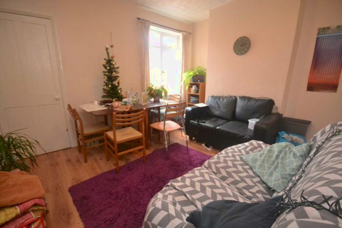 3 Bedroom Terraced House To Rent In Cardigan Road, Reading, RG1