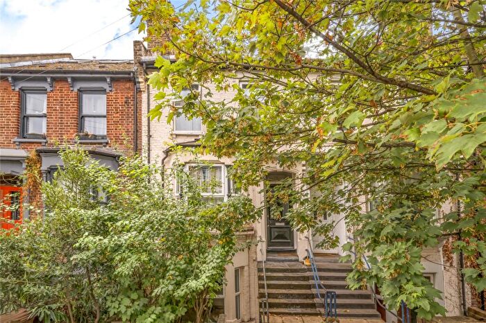 3 Bedroom House For Sale In Southwold Road, London, E5