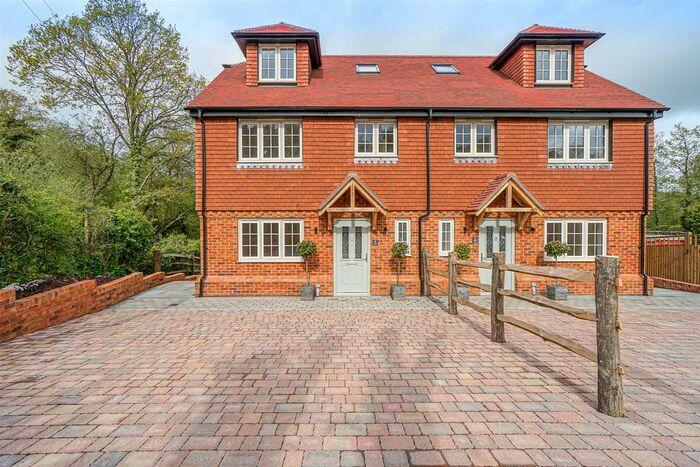 3 Bedroom Semi-Detached House For Sale In Crossing Farm, Mountfield, Robertsbridge, TN32