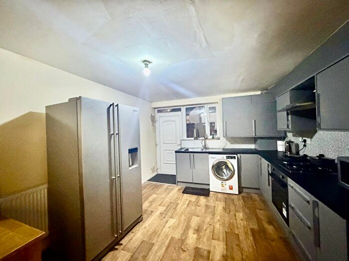 3 Bedroom Flat To Rent In Padiham Road, Burnley, BB12