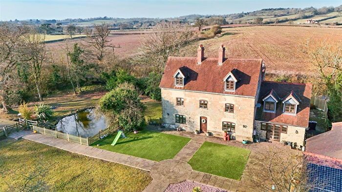 5 Bedroom Detached House For Sale In Stonehouse Lane, Alvechurch, Birmingham, B48