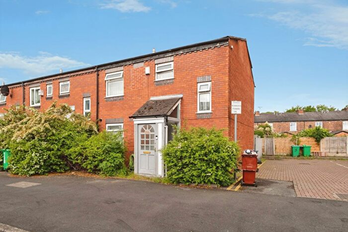 3 Bedroom End Of Terrace House For Sale In Ladybarn Lane, Manchester, Greater Manchester, M14