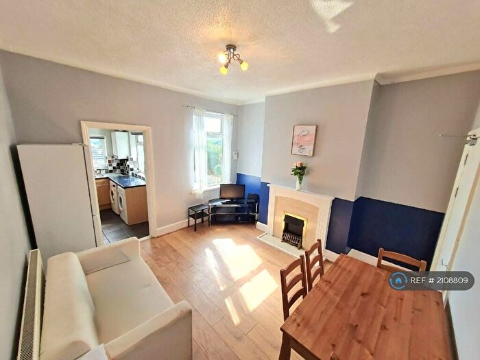 4 Bedroom End Of Terrace House To Rent In City Road, Sheffield, S2