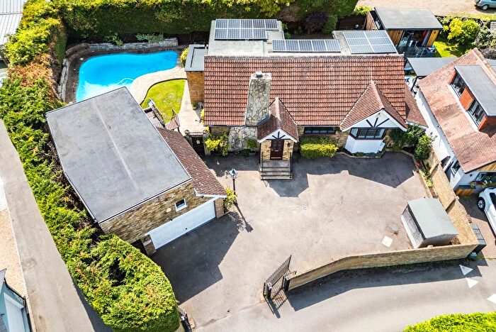 5 Bedroom Detached House For Sale In Shepperton, Surrey, TW17