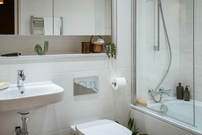 2 Bedroom Apartment To Rent In Lower Essex Street, Birmingham, B5