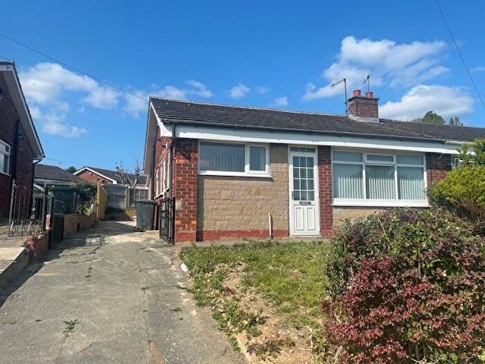 3 Bedroom Semi-Detached Bungalow To Rent In Shuttleworth Lane, Bradford, BD8