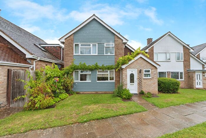 5 Bedroom Detached House For Sale In Avocet Walk, Gosport, Hampshire, PO13