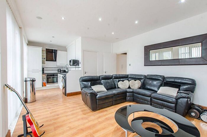 1 Bedroom Flat For Sale In Quay View Apartments, Tower Hamlets, London, E14