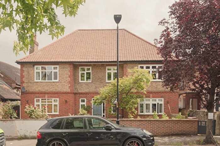 2 Bedroom Maisonette For Sale In Barforth Road, Nunhead, SE15
