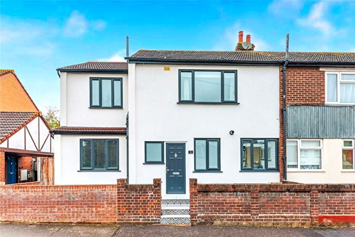 4 Bedroom End Of Terrace House For Sale In Higham Place, Walthamstow, London, E17