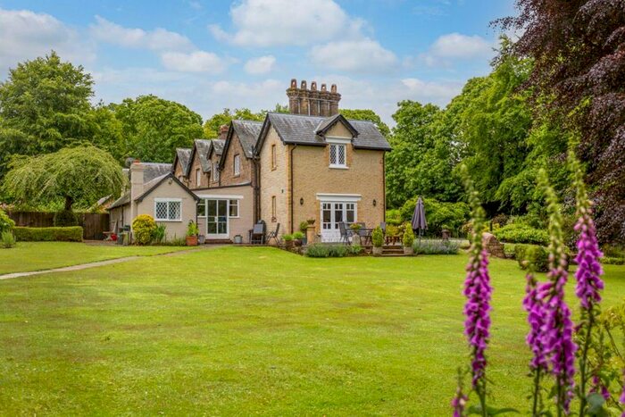 4 Bedroom Semi-Detached House To Rent In Gracious Lane, Sevenoaks, TN13