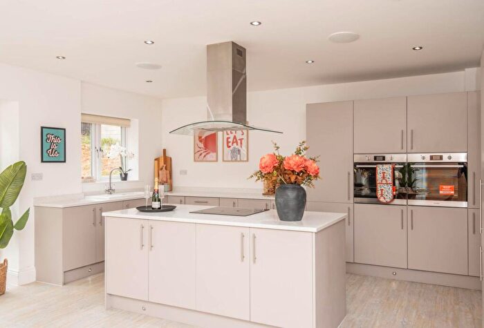 5 Bedroom Detached House For Sale In The Hill, Glapwell, S44
