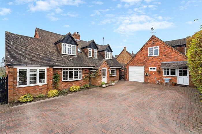 4 Bedroom Detached House For Sale In Grubbins Lane, Speen, HP27
