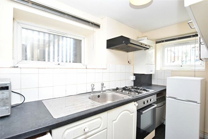 1 Bedroom Apartment To Rent In Holmesdale Road, London, SE25