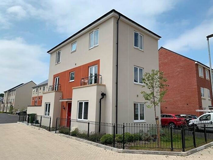 4 Bedroom Town House To Rent In Cobblestone Way, GL51