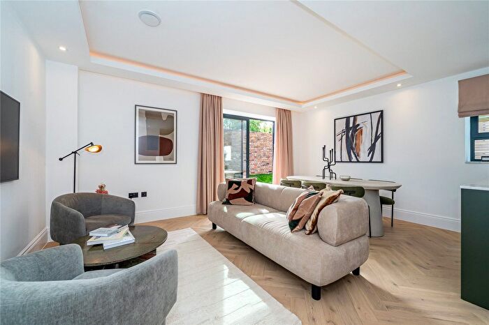 3 Bedroom Detached House For Sale In Aylestone Avenue, London, NW6