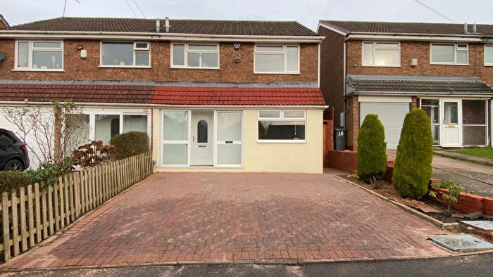 3 Bedroom House To Rent In Broad Acres, Birmingham, B31