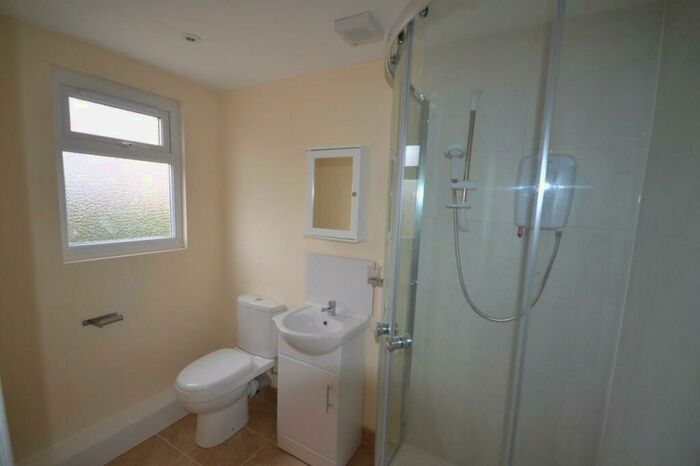 Studio To Rent In Deanscroft Avenue, London, NW9