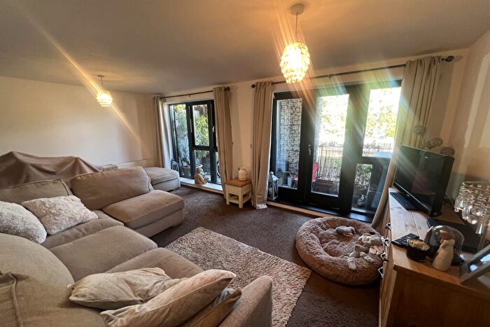 1 Bedroom Flat To Rent In Shearwater Court, DA9
