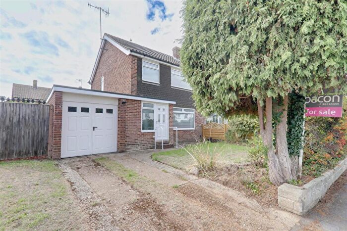 3 Bedroom Semi-Detached House For Sale In Cokeham Lane, Sompting, BN15