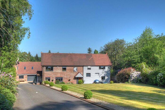 4 Bedroom Detached House For Sale In London Road, Hill Brow, Liss, Hampshire, GU33