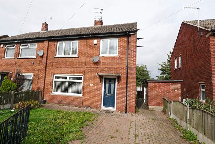 3 Bedroom Property To Rent In Mackinnon Avenue, Normanton, WF6