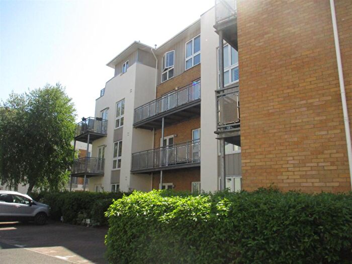 2 Bedroom Apartment To Rent In Bridge Wharf, Chertsey, KT16
