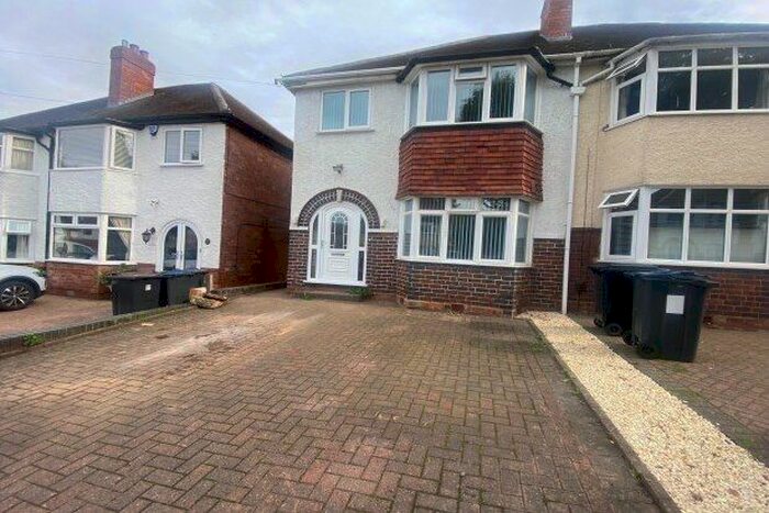 3 Bedroom Property To Rent In Maple Road, Sutton Coldfield, B72