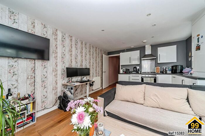 1 Bedroom Flat For Sale In Flat, Castle Lane, Bedford, MK40