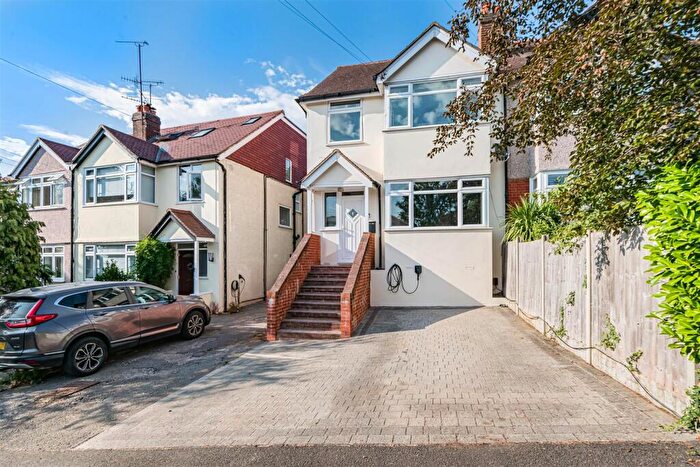 4 Bedroom Semi Detached House For Sale In Rose Hill Park West, Sutton, SM1