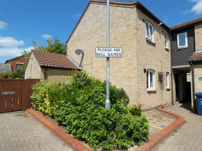 2 Bedroom Flat To Rent In Thorpe Way, Cambridge, CB5