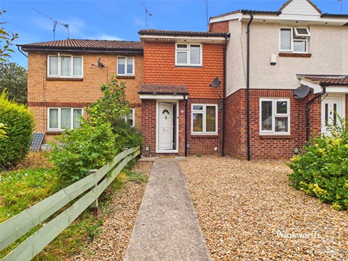 2 Bedroom Terraced House For Sale In Huscarle Way, Tilehurst, Reading, Berkshire, RG31