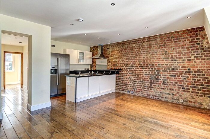 1 Bedroom Flat To Rent In Queen Street, London, W1J