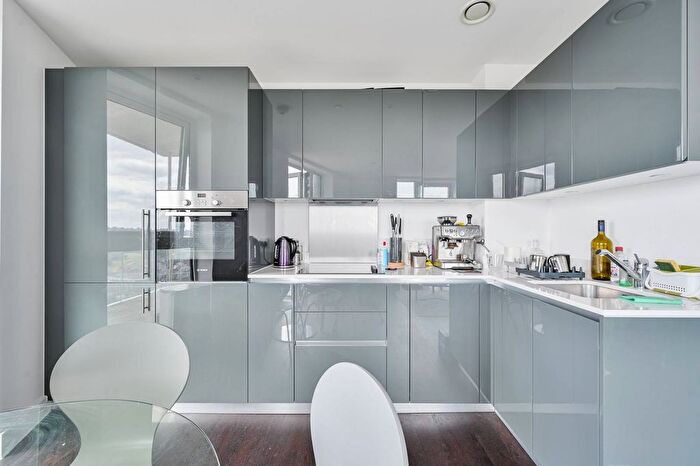 2 Bedroom Flat To Rent In Duncombe House, Victory Parade, Woolwich, London, SE18