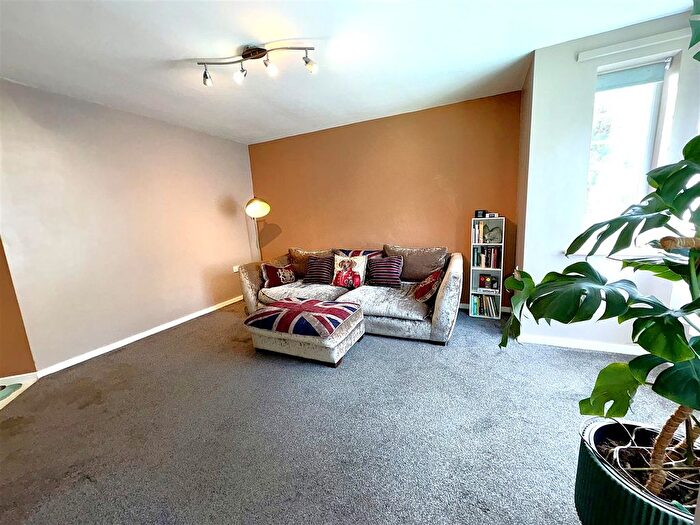 2 Bedroom Flat For Sale In Nickson Road, Tile Hill, Coventry, CV4